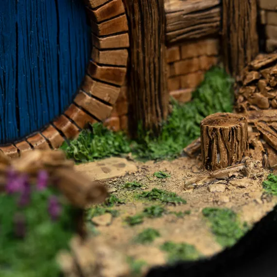 Фигурка в виде домика The Hobbit Trilogy Hobbit Hole 33 Lakeside Environment