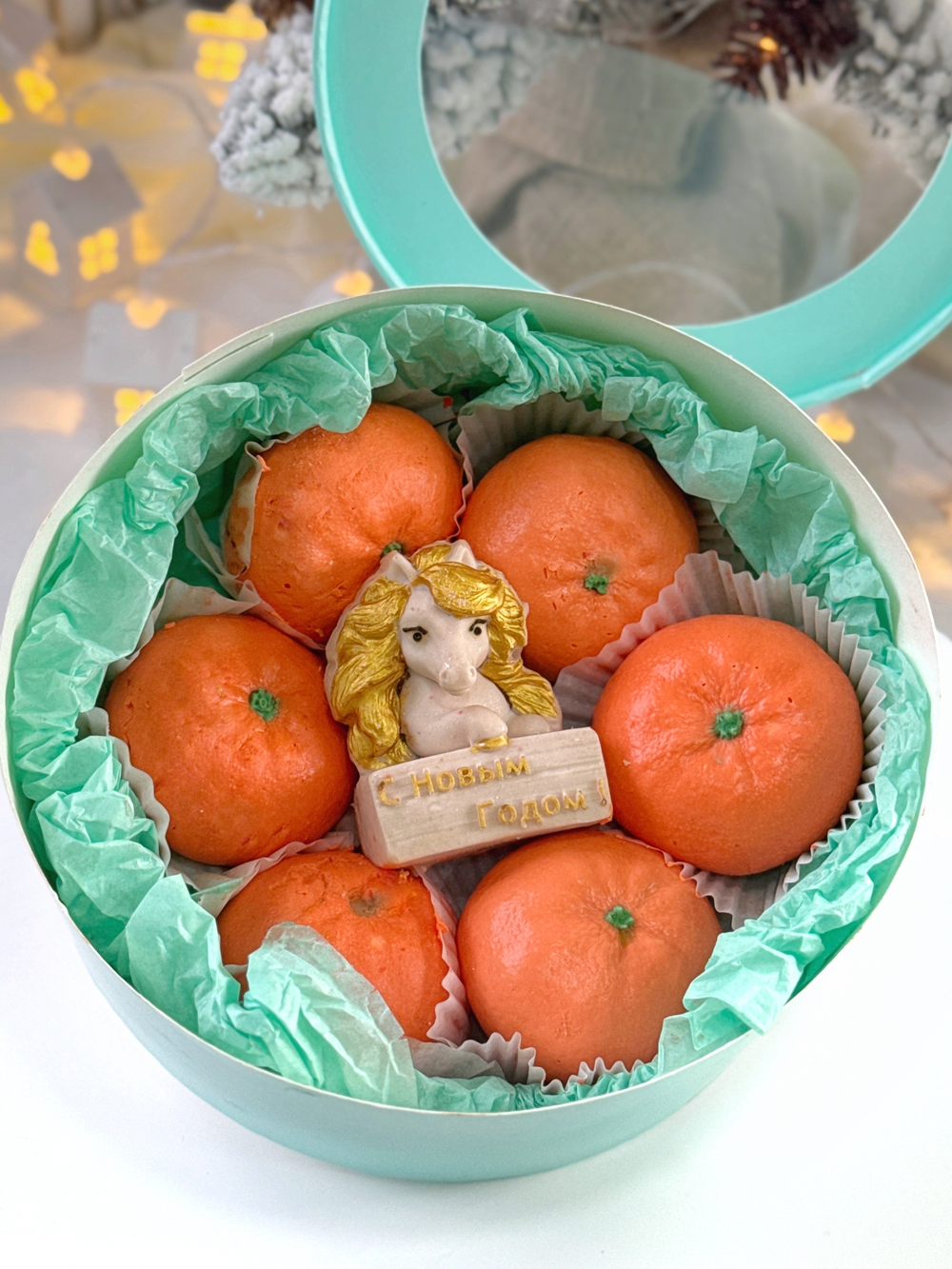 Набор пирожные "Коробочка с мандаринами" муссовые - Новый год