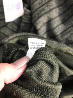 Джемпер практичного оттенка, визуально на 52/54 размер