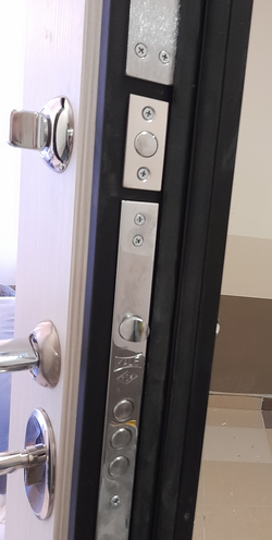 Входная металлическая дверь  с зеркалом RеX (РЕКС) Премиум 3К Венге (Гладиатор) / СБ-16 Силк сноу (белый матовый, без текстуры)