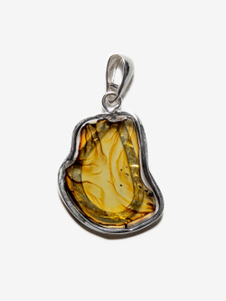 Уникальный серебряный кулон с цельным янтарем, серебро 925 пробы