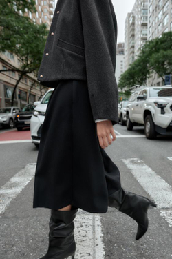 ZARА ДЛИННЫЕ БЕРМУДЫ С КОНТРАСТНОЙ ОТДЕЛКОЙ, ЧЕРНЫЙ