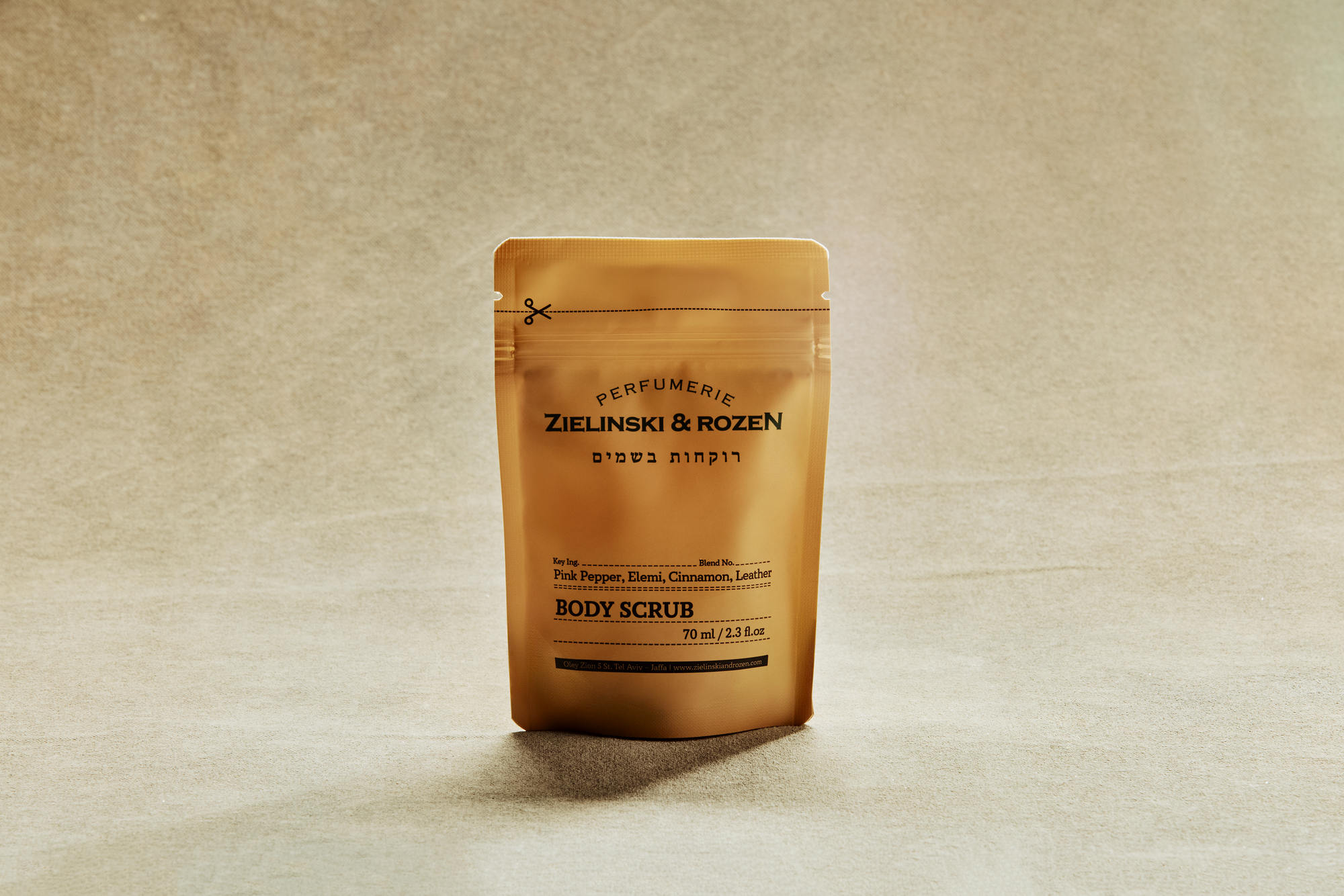 Скраб для тела Розовый перец, Элеми, Корица, Кожа