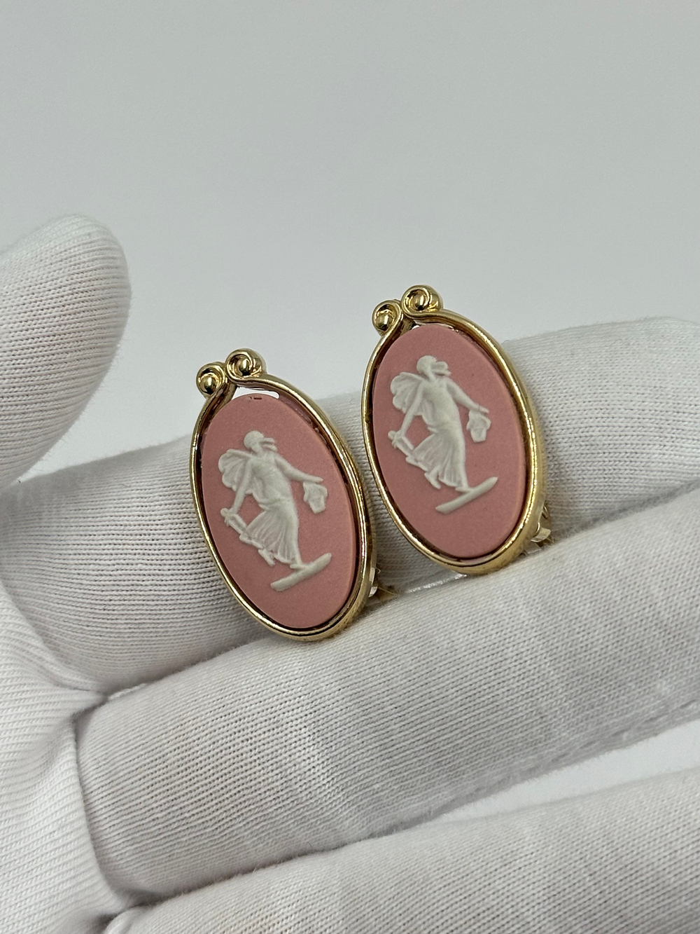 Клипсы Wedgwood розовые