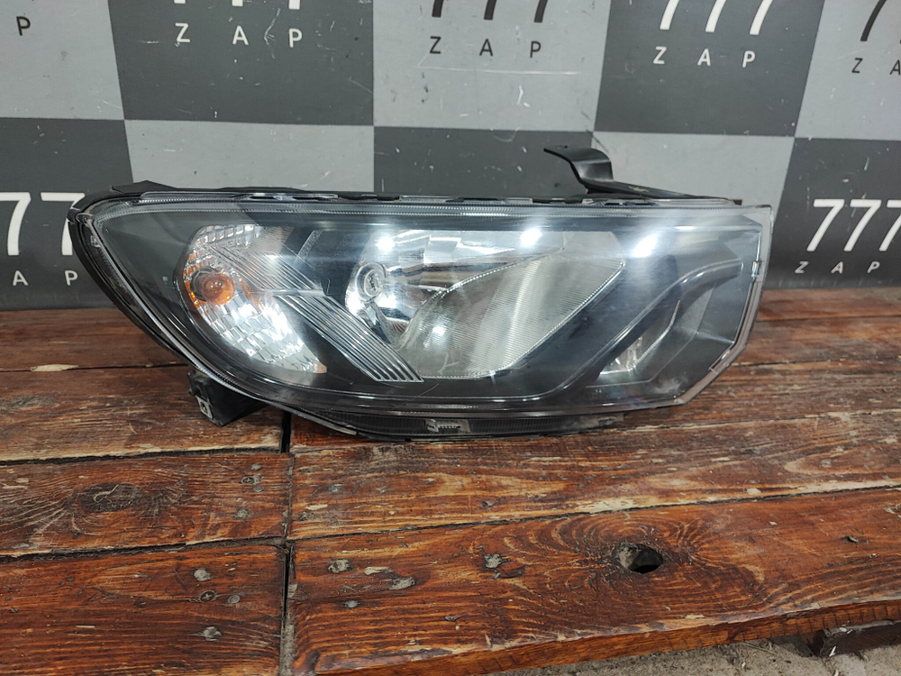 Фара правая LADA Granta 18-нв Б/У Оригинал 8450100856