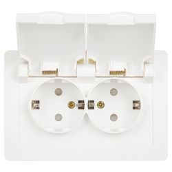 Розетка Intro Style 7-207-01 с заземлением 2P+E Schuko с крышкой шторками 16А-250В IP20 СУ белый | Intro