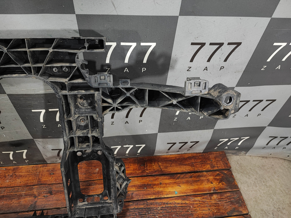 Панель передняя (телевизор) Hyundai Santa Fe 4 (TM) 18-21 Б/У Оригинал 64101S1000