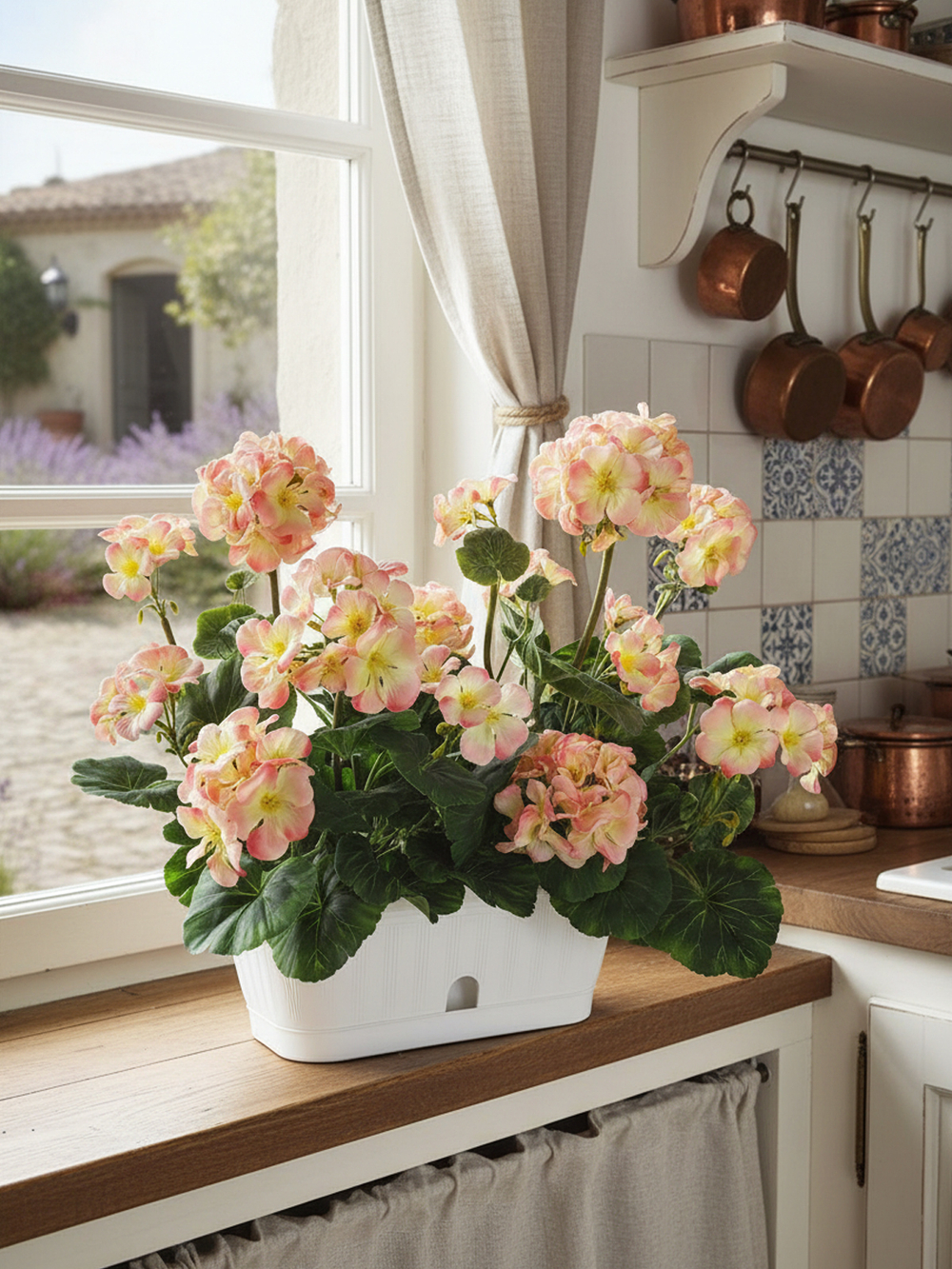 Искусственные цветы Герань персиковая 40см в балконном ящике