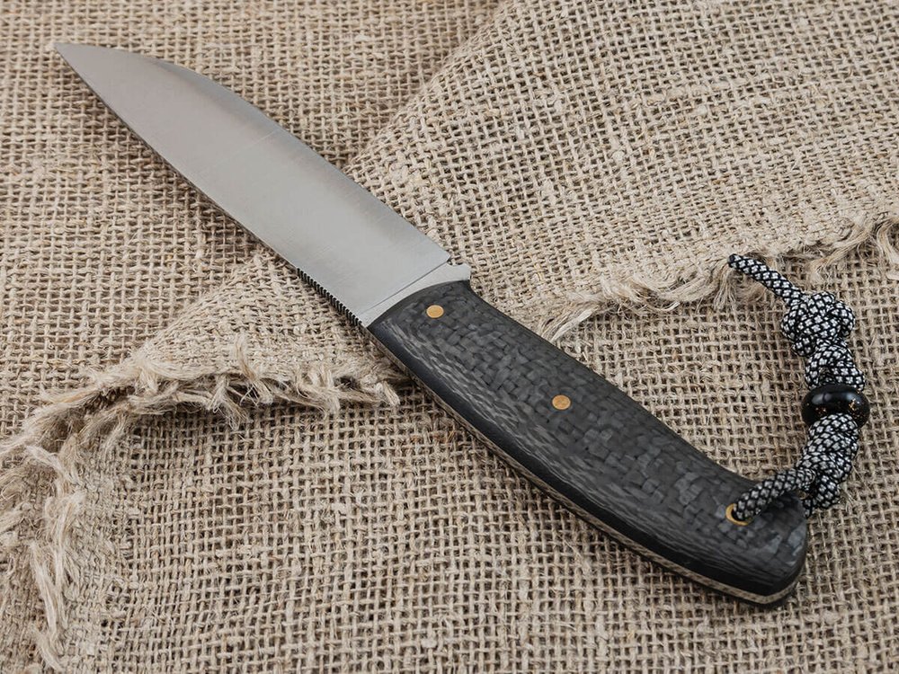 Нож для бушкрафта "Охотник", сталь VG-10/Elmax, рукоять карбон (черный спейсер)