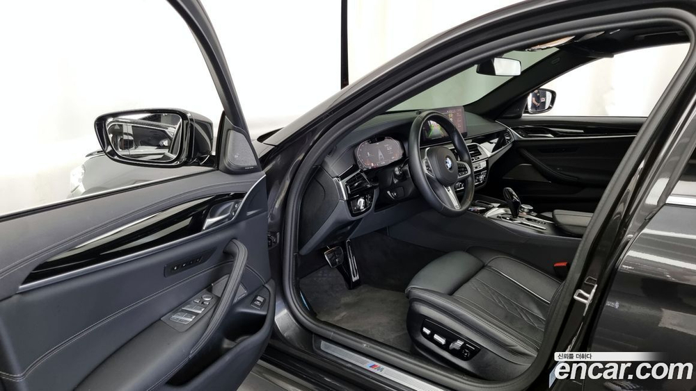 BMW 5 Series (G30) 530i M Sports (05.2022)