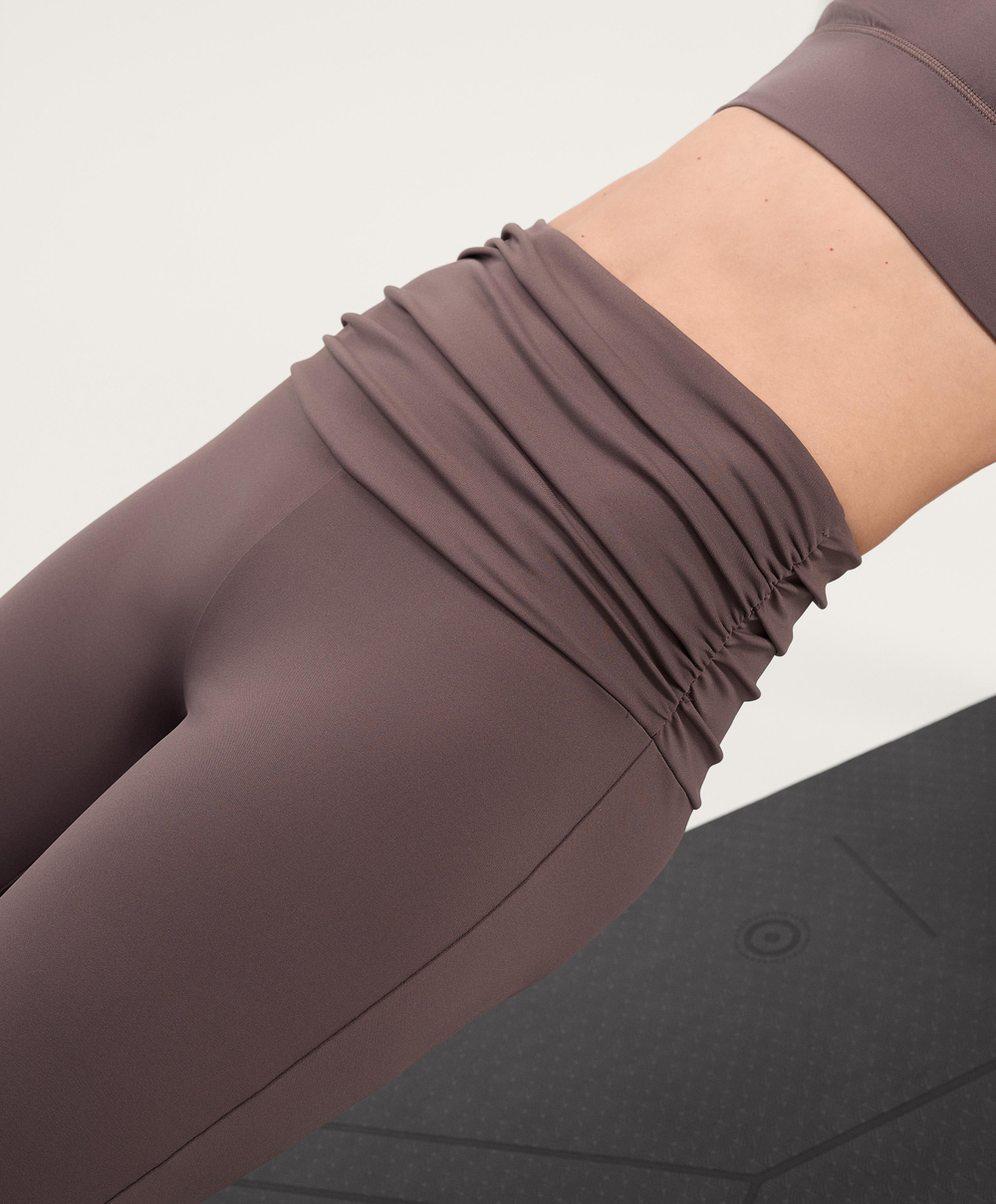 OYSHO Расклешенные брюки Comfortlux с высокой посадкой и сборками на талии, серо-фиолетовый