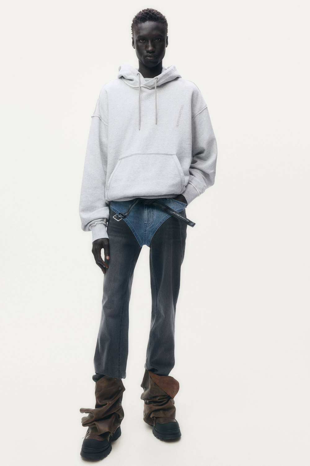 H&M - Glenn Martens Толстовка с капюшоном и вышивкой, светло-серый