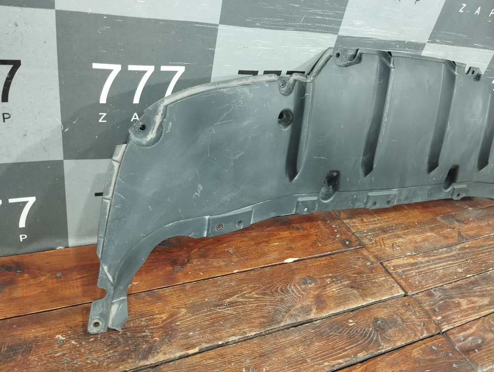 Пыльник заднего бампера Mercedes CLA (C118) 19-нв Б/У Оригинал A1186805100