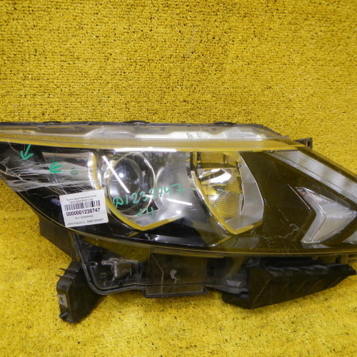 Битая Фара правая Nissan Qashqai J11 (2013-2019) галоген