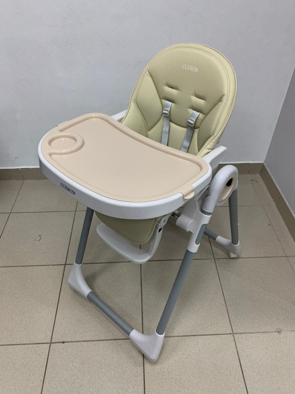 Стульчик для кормления Luxmom Q1