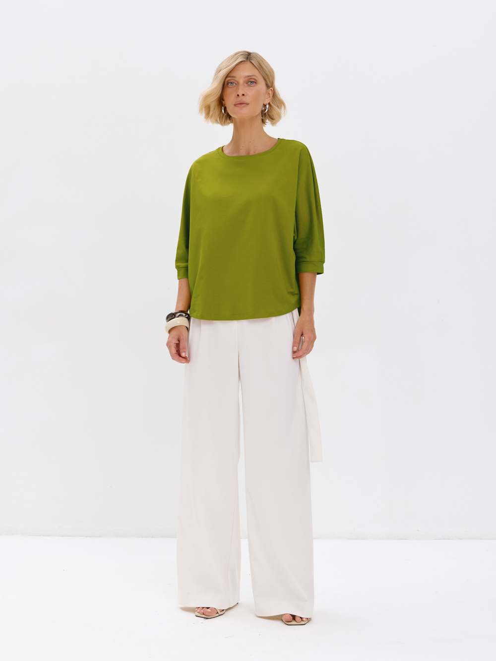 Свободная футболка летучая мышь с рукавом 3/4