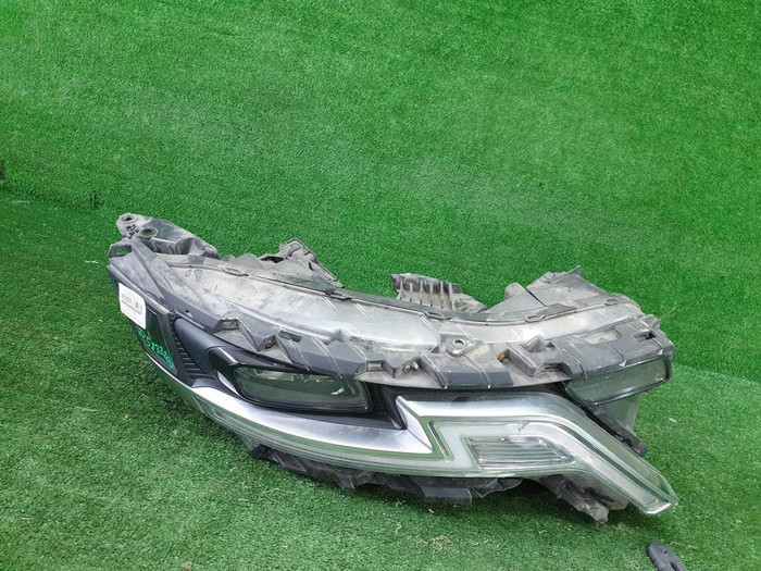 Битая Фара правая Kia Carnival 4 (2020-2023) LED