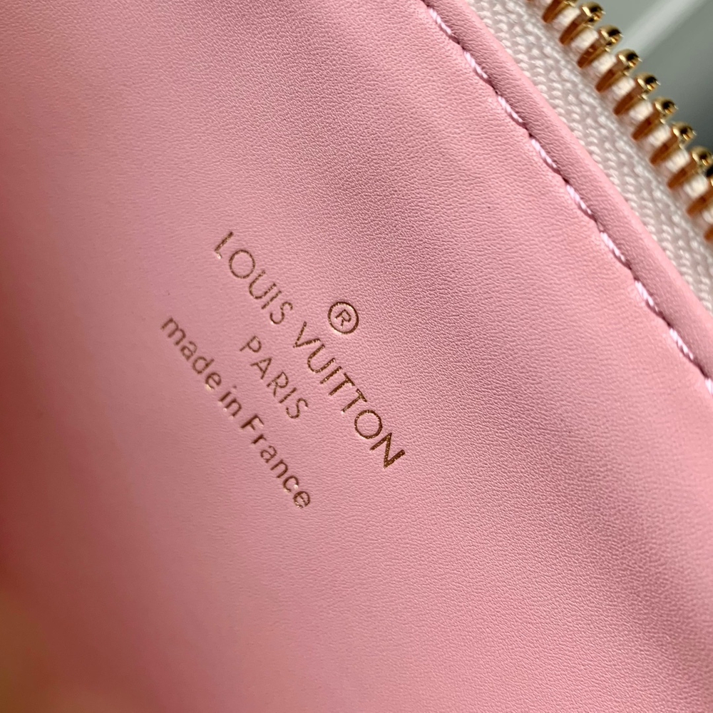 Louis Vuitton Coussin BB