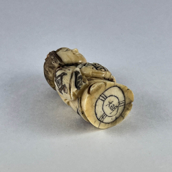 Статуэтка нэцкэ Гейша с корзиной волшебных цветов