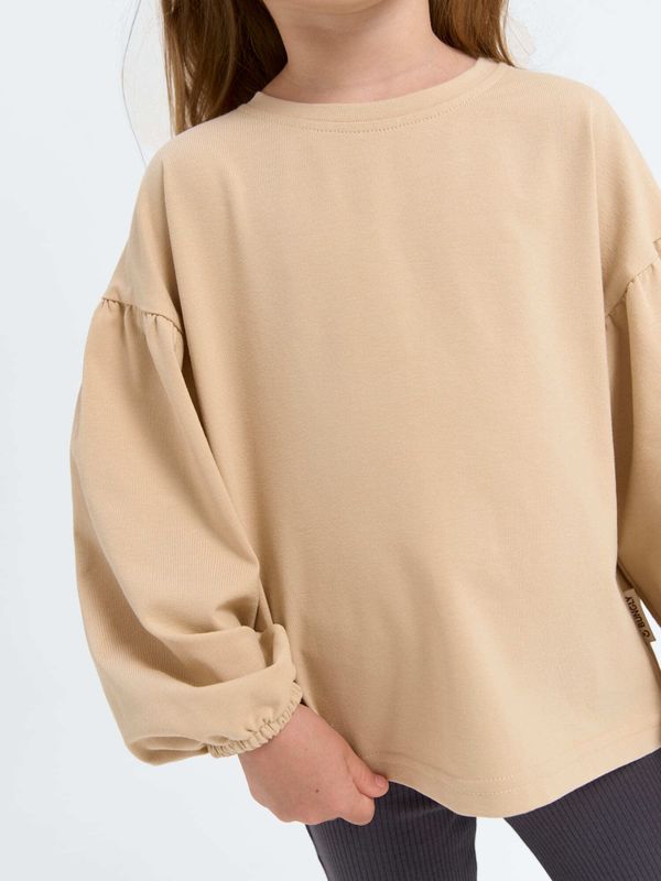 Лонгслив с объемными рукавами 