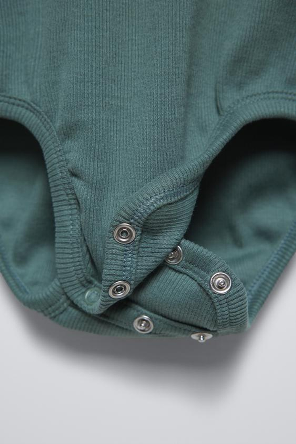 ZARA НАБОР ИЗ ДВУХ БОДИ В ТОНКИЙ РУБЧИК, ЗЕЛЕНОВАТО-СИНИЙ