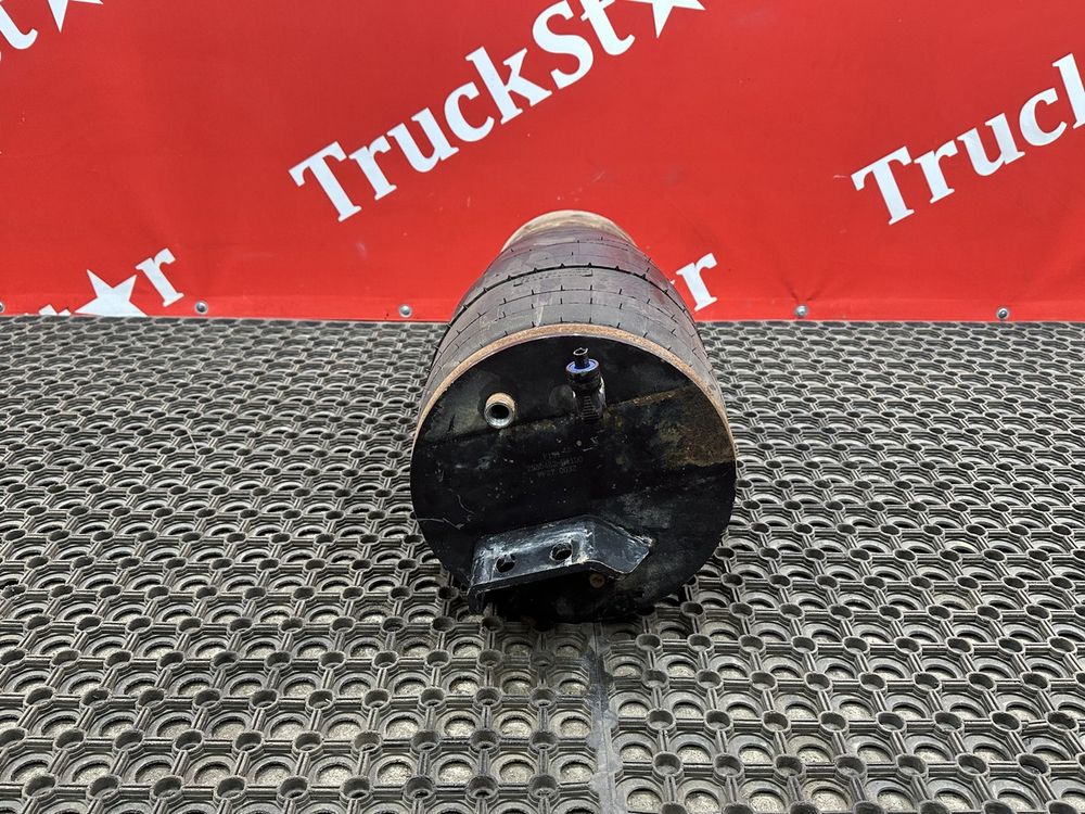 Подушка пневмоподвески правая 2023г