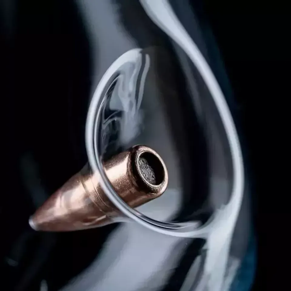 Бокал для коньяка Непробиваемый с пулей в коробке