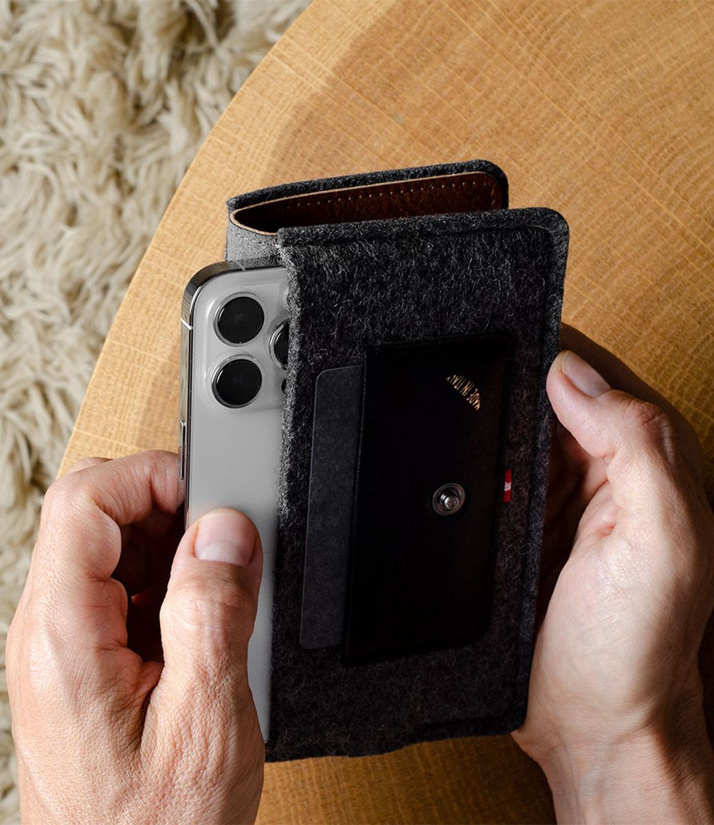 Hard Graft Phone Fold Wallet Classic — чехол для телефона