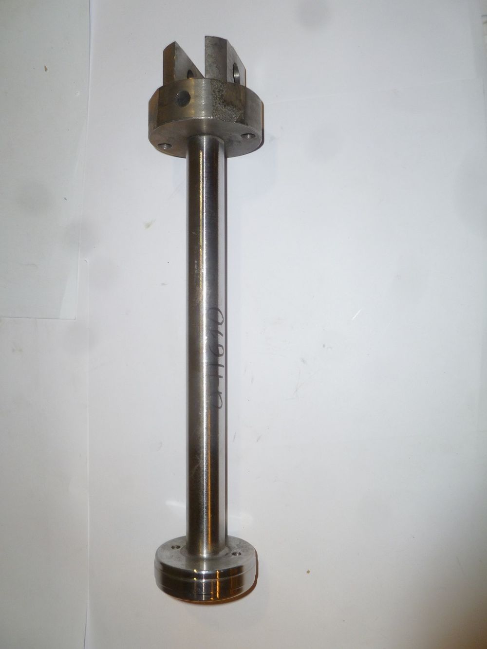 Шток с фиксатором пружин HCR80K ,ВТ-80Б/Rod Assy