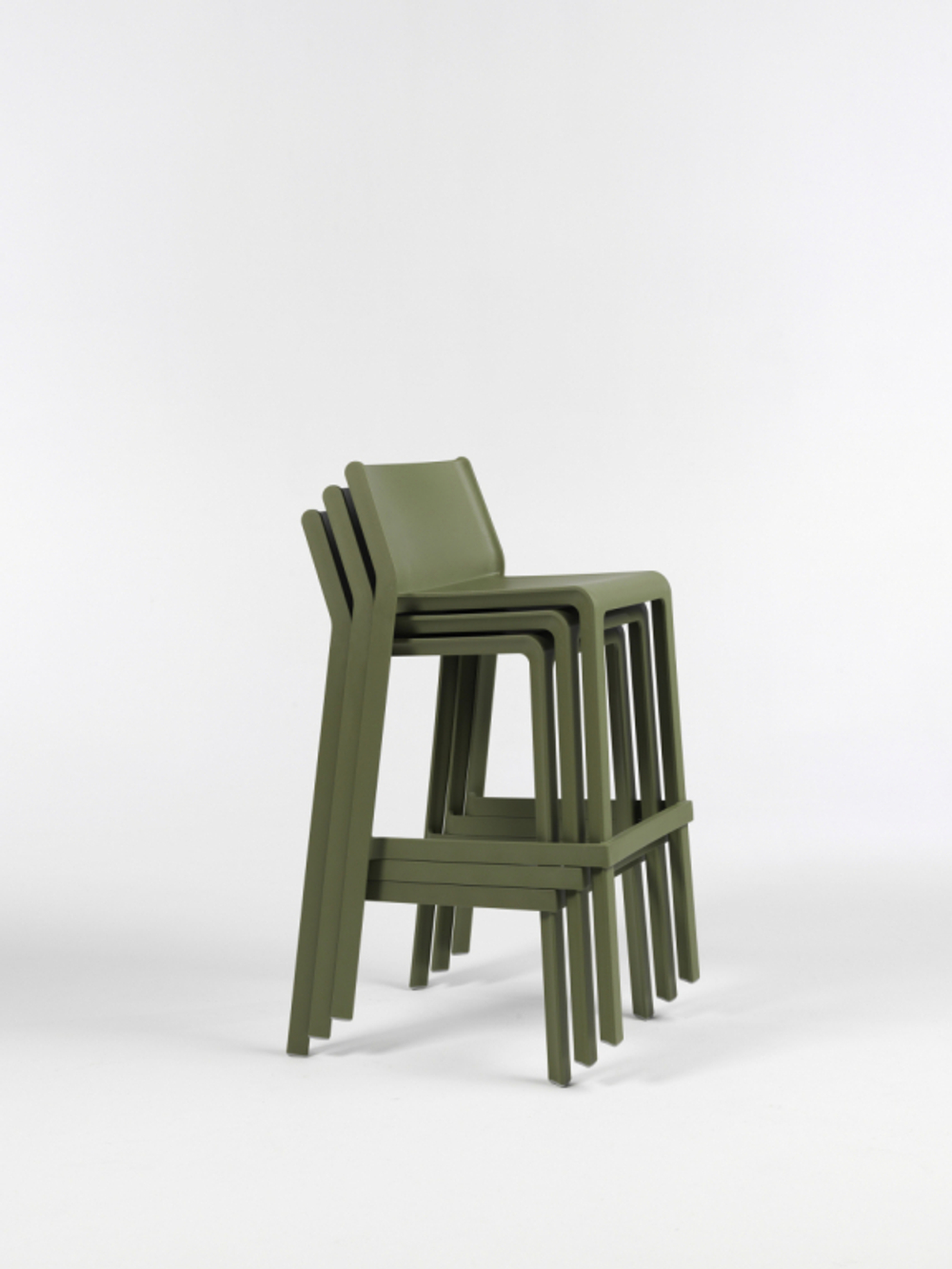 Стул пластиковый барный Trill Stool