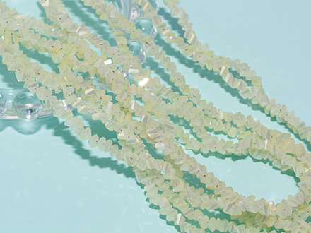 Нить бусин для украшений 4мм (ювелирное стекло)