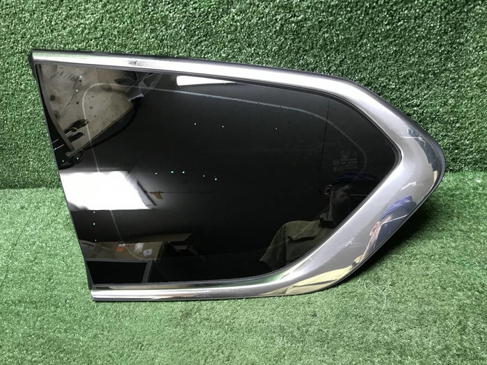 Форточка задняя левая Hyundai Santa Fe 4 TM 18-24