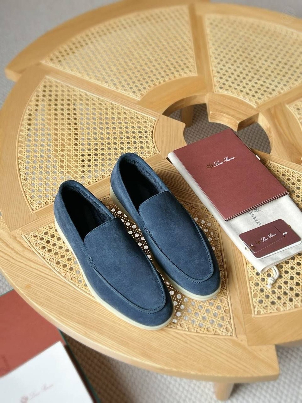 Лоферы Loro Piana Summer Walk с мехом