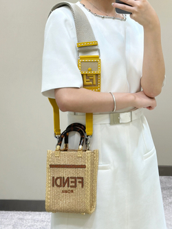 Fendi Sunshine Mini Tote 18 cm