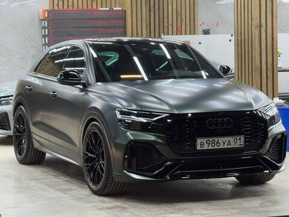 Audi в цветной полиуретан Carbins PPF Dark Green MF-16 от студии "АПК Детейлинг"