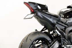 Evotech Performance Короткое крепление номерного знака Yamaha YZF-R9 (2025+) PRN017571-017873