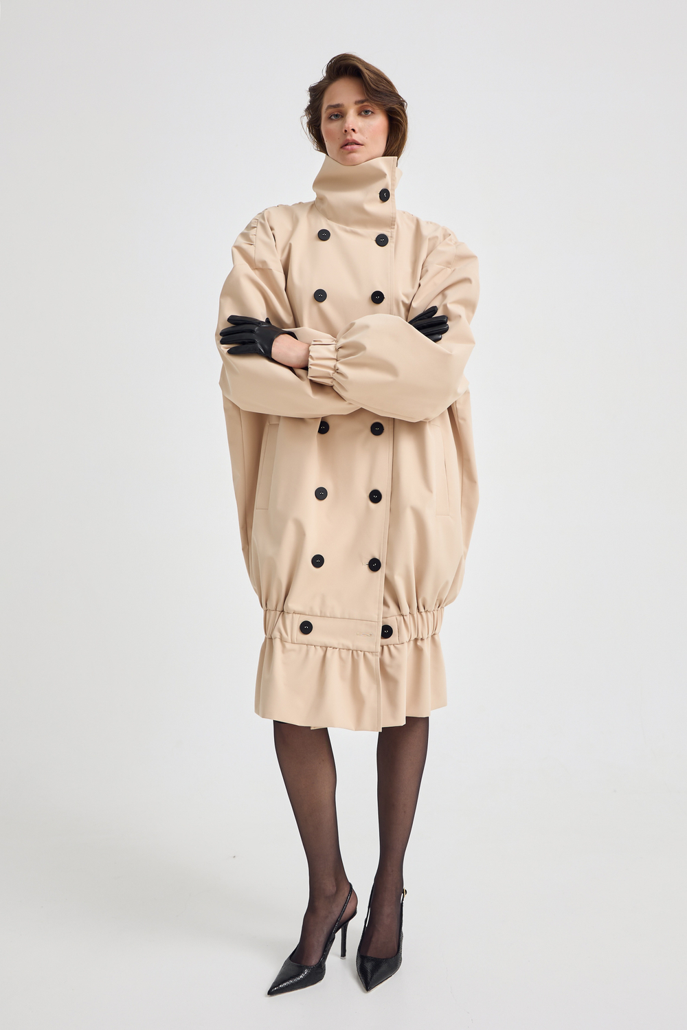 Тренч объемный с воротником стойкой