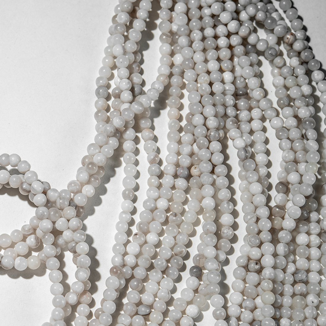 Агат белый натуральный, 4,8мм, шар