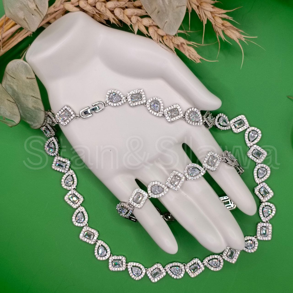 Набор Торжественного ювелирного украшения.