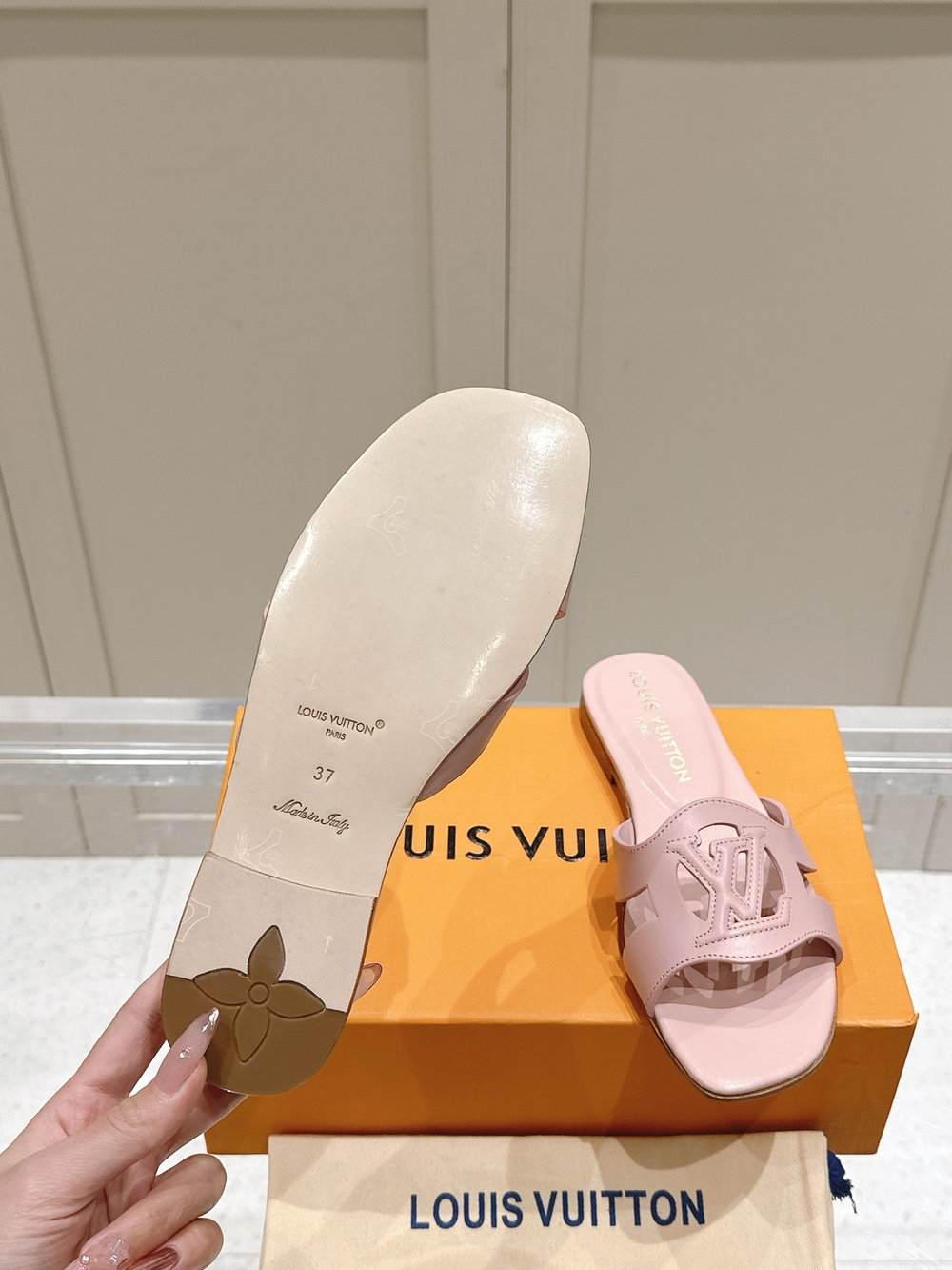 Louis Vuitton Isola Flat Mule