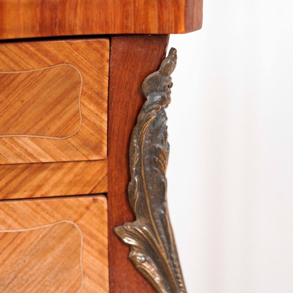 Комод с маркетри в стиле Людовика XV