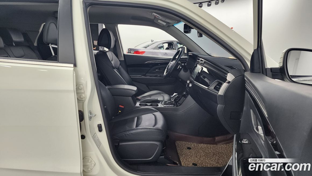 KG Mobility (Ssangyong) Beautiful Korando Дизель 1.6 2WD 딜라이트 Plus (09.2019)