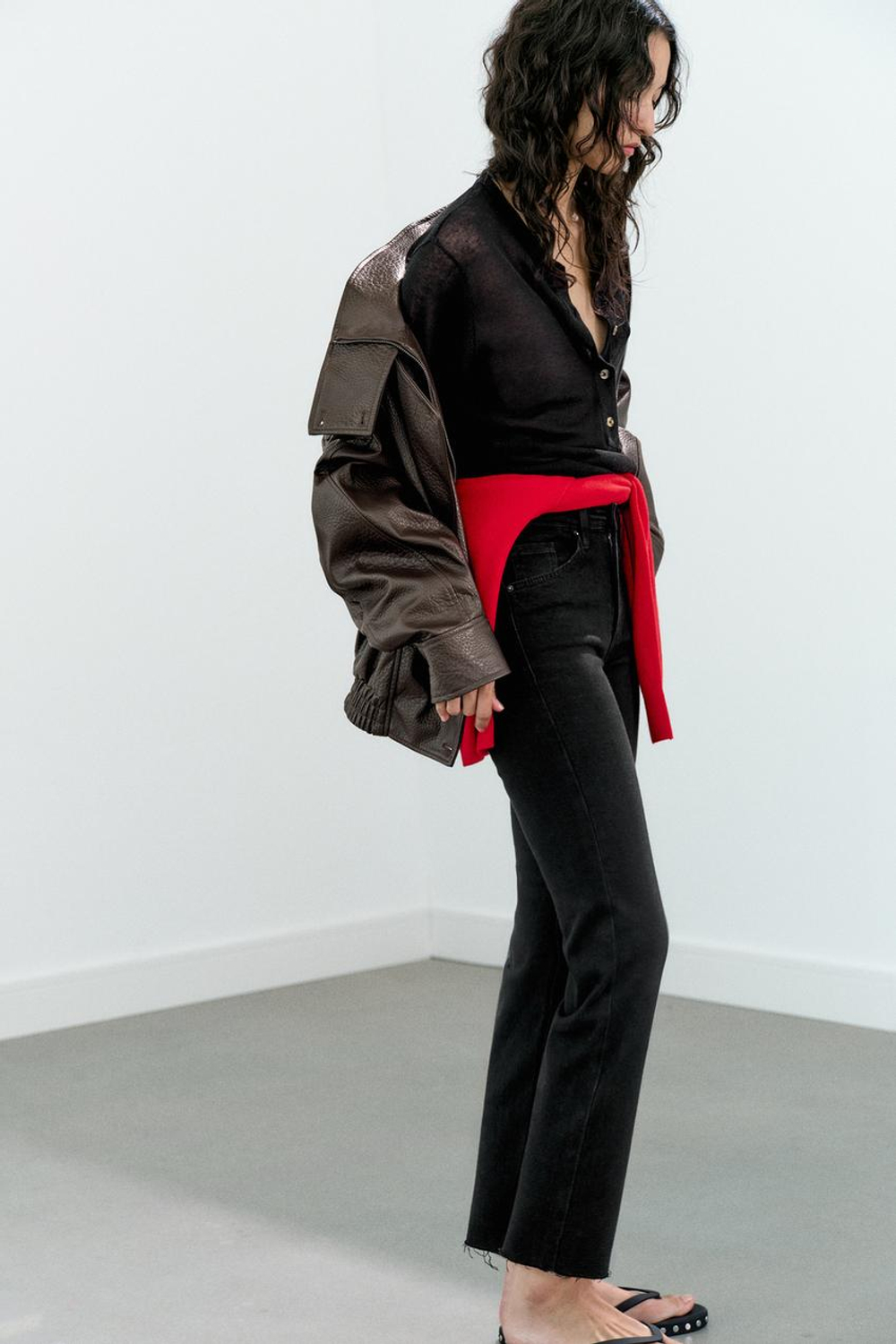 ZARA ДЖИНСЫ TRF CROPPED FLARE С ВЫСОКОЙ ПОСАДКОЙ, ЧЕРНЫЙ