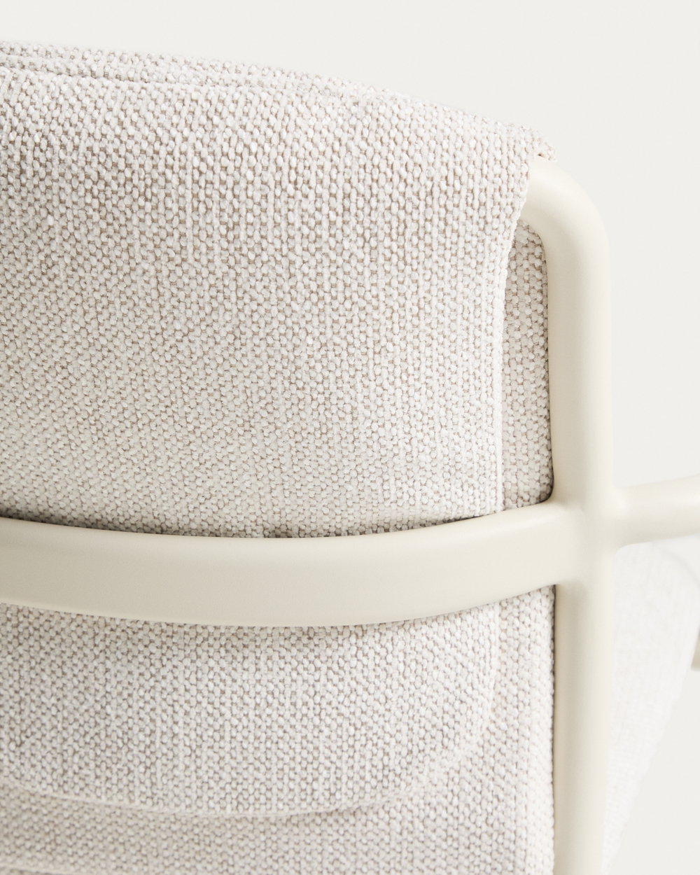 Уличный стул Linosa из бежевого алюминия с бежевой подушкой