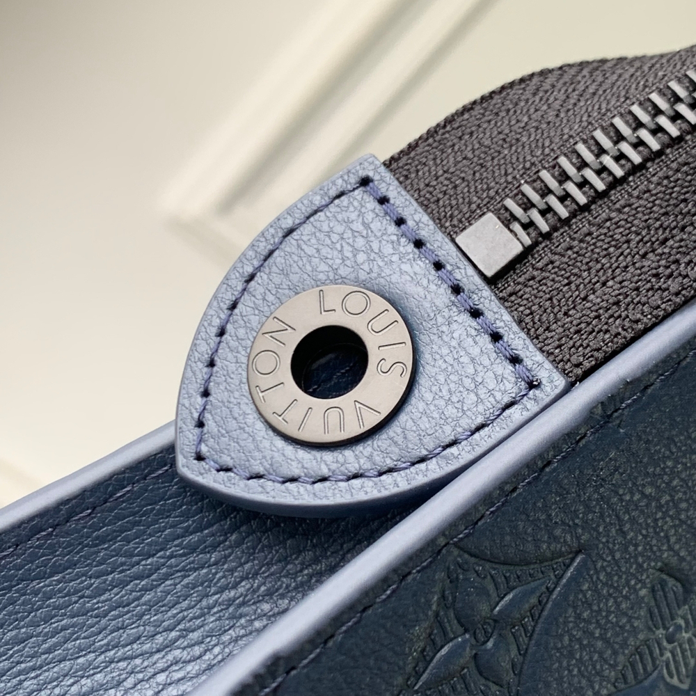 Louis Vuitton Pochette Voyage MM