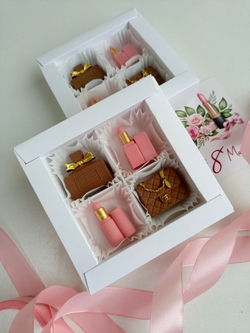 Комплимент из шоколада ручной работы " Женские штучки"