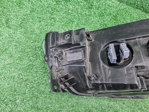 Фара правая Volvo XC40 1 (2017-2022) LED