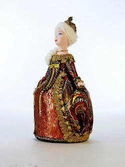 Кукла-шкатулка фарфоровая коллекционная Дама в костюме 18 века