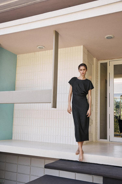 ZARА ПЛАТЬЕ МИДИ СО СБОРКОЙ, МЯГКИЙ СЕРЫЙ