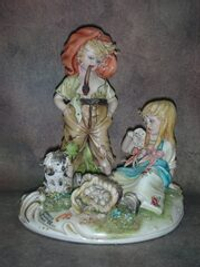 Статуэтка. Фарфор. Вот такая любовь. Capodimonte. Италия